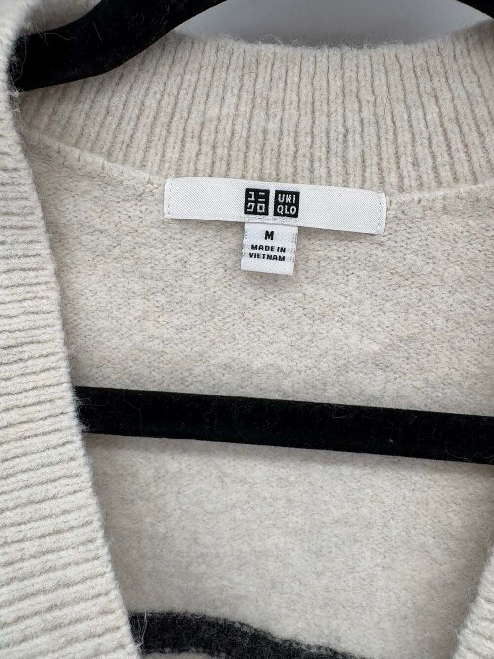 Uniqlo Breton Stripe Souffle Yarn V-Neck Short Cardigan Cream Black Size M - Picture 3 of 3